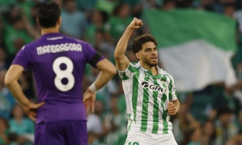 المغربي عبد الصمد الزلزولي يقود بيتيس للفوز على فيورنتينا