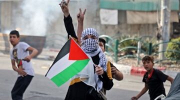 علم فلسطين بالقدس الغربية.. حكاية حي يهودي مناهض للصهيونية