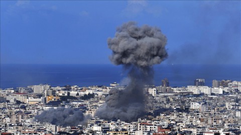 الجيش الإسرائيلي يشن غارة جوية على منطقة مجاورة لقصر الرئاسة بالعاصمة السورية دمشق.. ورسالة تهديد جديدة للشرع