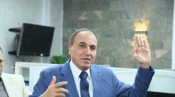 عبد المحسن سلامة يُسجل فى كشوف حضور الجمعية العمومية للصحفيين