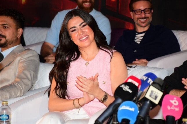 ميرنا نور الدين تحتفل بمسلسلها الجديد «أنا أنت.. إنت مش أنا» مع معتصم النهار (صور)
