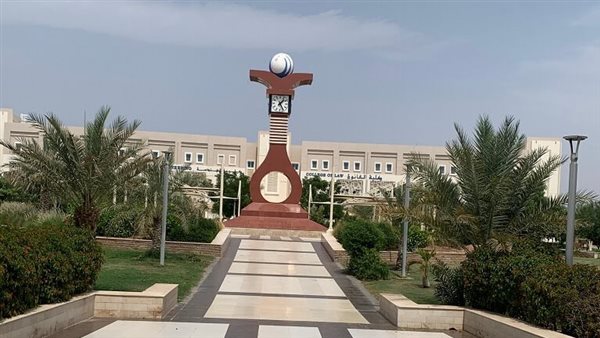 جامعة الشرقية بـ عمان تعلن حاجتها إلى وظائف شاغرة من مساعد باحث