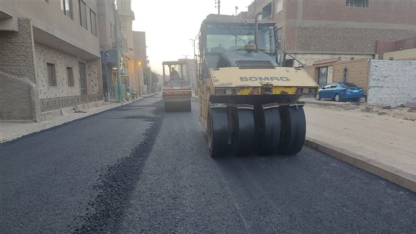 محافظ الجيزة يتابع مشروعات تطوير الطرق والمحاور المرورية