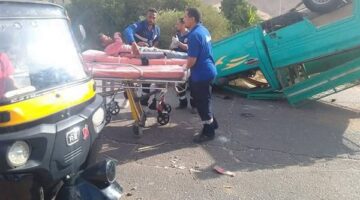 إصابة 7 أشخاص بجروح خطيرة في انقلاب سيارة أجرة بالمنيا