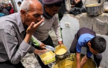 نفاذ مخزون الغذاء في القطاع.. من يطعم غزة الآن؟ «فيديو»
