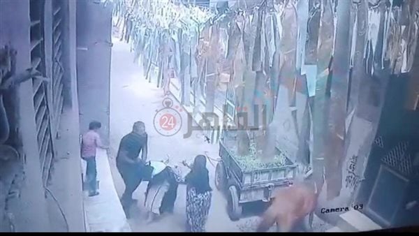 ضربها بالحزام بسبب الميراث.. ضبط المتهم بالاعتداء على شقيقته وسحلها في الشارع بطنطا