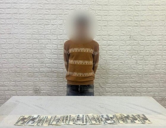 حقيقة مقطع فيديو متداول لأحد الأشخاص متهم بسرقة مبلغ مالي من محل بالقاهرة