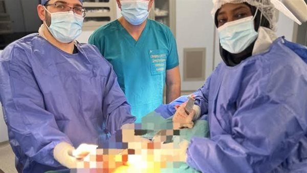 بالصور.. إجراء جراحة للحفاظ على خصوبة مريضات السرطان بالمنصورة