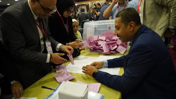 انتهاء فرز الأصوات في انتخابات نقابة الصحفيين على مقعد النقيب و6 من أعضاء المجلس