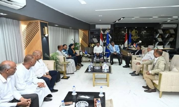محافظ أسوان يستقبل وزير الشباب لمتابعة تنفيذ مشروعات «حياة كريمة» ودعم الأنشطة الشبابية محافظ أسوان يستقبل وزير الشباب لمتابعة تنفيذ مشروعات «حياة كريمة» ودعم الأنشطة الشبابية