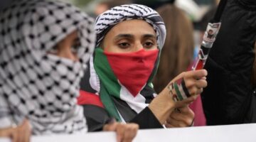 ازدواجية للمعايير وقرار مثير للجدل.. فرنسا تحظر جمعية مؤيدة لفلسطين