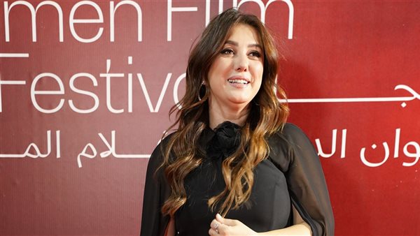 سبب غياب عمرو يوسف عن تكريم زوجته كندة علوش بمهرجان أسوان لسينما المرأة