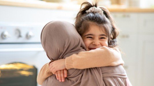 دعاء يحفظ الأبناء من كل شر.. ردده في كل وقت