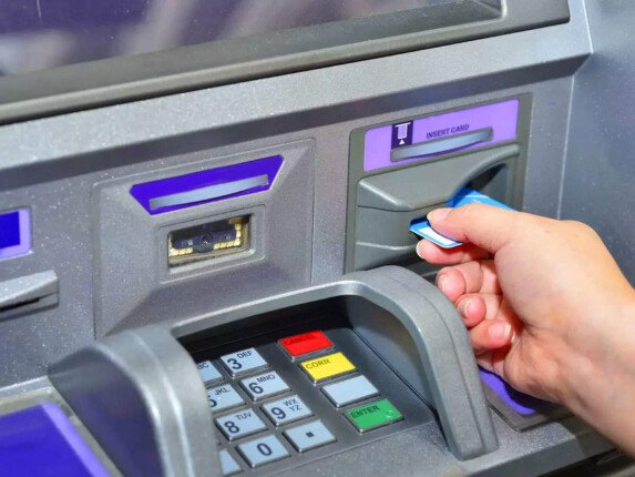 بعد قرار المركزي.. رسوم الاستعلام عن الرصيد من ماكينات ATM بالبنوك 2025