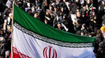 نيزافيسيمايا غازيتا: هل تقبل إيران بإدمان استيراد اليورانيوم؟