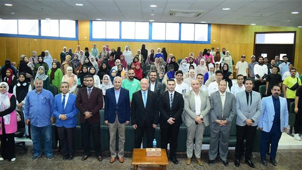 رئيس جامعة سوهاج يشهد فعاليات ندوة الذكاء الاصطناعي وانترنت الأشياء والمخاطر