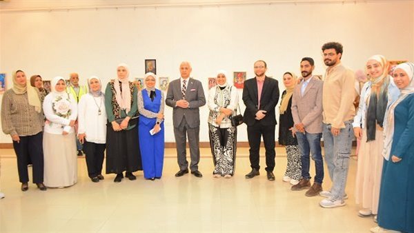 معرض فني داخل جامعة أسيوط يجسّد إبداع الطلاب بروح حلمي التوني