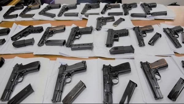 مضبوطات بـ 800 ألف جنيه.. ضربة أمنية ضد تجار الأسلحة النارية بمطروح