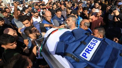 حرية الصحافة تحت القصف: غزة تدفع الثمن الأغلى في يومها العالمي