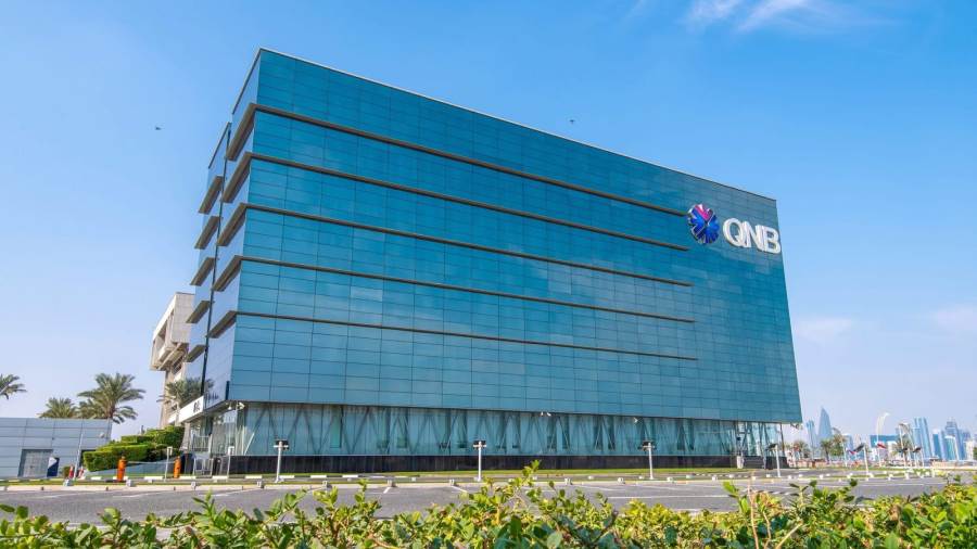 مجموعة QNB تُحذر من احتمال حدوث اضطرابات عالمية نتيجة اختلالات مرتبطة بالاقتصاد الأمريكي