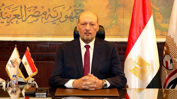 المصريين: رسائل الرئيس في احتفالية عيد العمال تعكس جهود الدولة لتوطين الصناعة