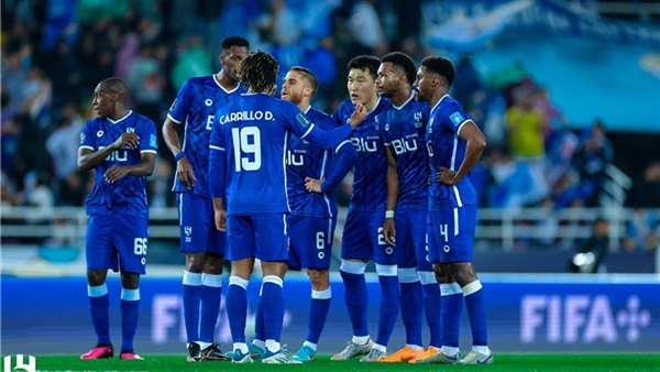مدرب برشلونة يقترب من قيادة الهلال السعودي في المونديال