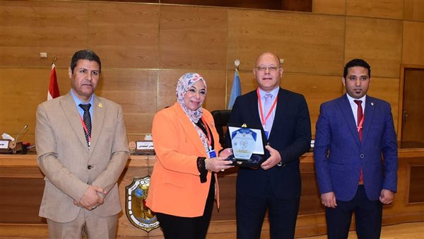 إفتتاح فعاليات المؤتمر العلمي الأول لقسم المناهج وتدريس التربية الرياضية بجامعة سوهاج