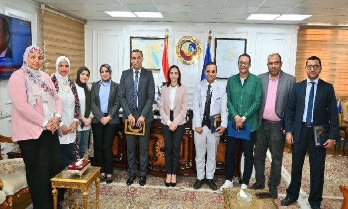 محافظ البحيرة تكرّم الفريق الطبي بمستشفى صدر دمنهور الفاىز بالجائزة الماسية الدولية للجلطات