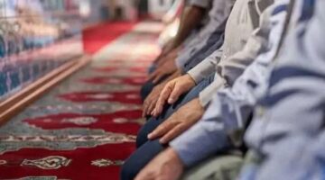 موعد أذان الظهر.. مواقيت الصلاة غدًا الأحد 4 مايو 2025