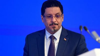 استقالة مفاجئة تهز الحكومة اليمنية: رئيس الوزراء اليمني يغادر منصبه وسط ضغوط سياسية متزايدة