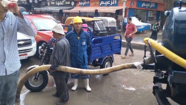 محافظ الغربية يتابع جهود كسح مياه الأمطار ويوجه برفع درجة الاستعداد