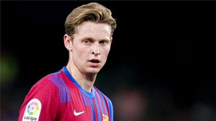 ليفربول يفتح خزائنه للتعاقد مع دي يونج من برشلونة