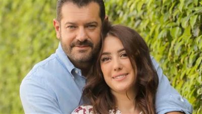 بكلمات رومانسية.. عمرو يوسف يهنئ كندة علوش بتكريمها في مهرجان أسوان