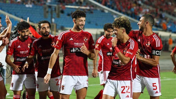 عاجل| نادي قطري يخطف نجم الأهلي على طريقة أكرم توفيق