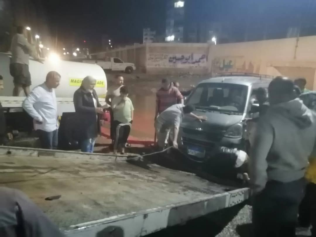 إنقاذ سيارة عالقة داخل نفق بالمنوفية بسبب شدة الأمطار