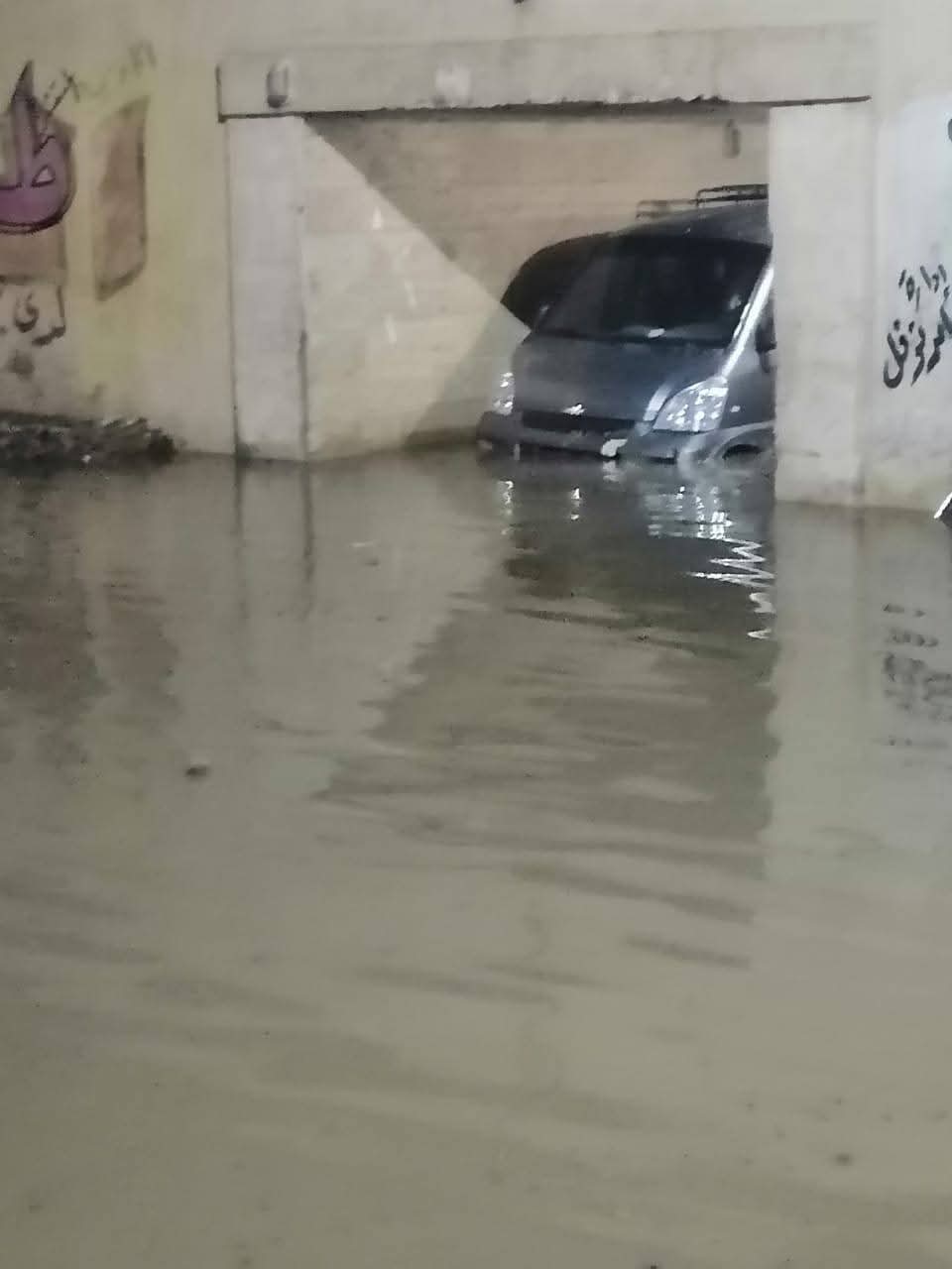 إنقاذ سيارة عالقة داخل نفق بالمنوفية بسبب شدة الأمطار