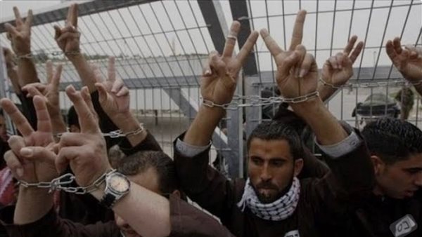 “الأسرى الفلسطينية” : 180 حالة اعتقال سُجلت بين صفوف الصحفيين منذ الإبادة