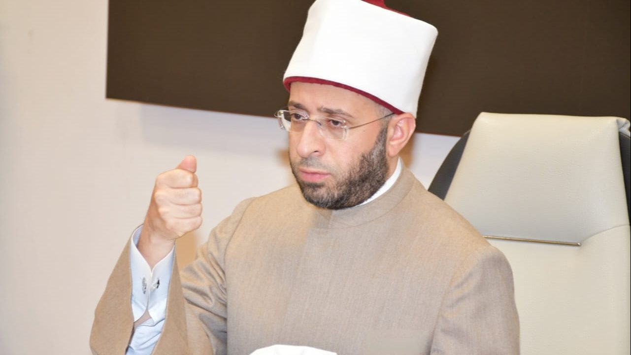 «إنَّ ما أتخوف عليكم رجلٌ آتاه اللهُ القرآنَ فغيّر معناه».. موضوع خطبة الجمعة القادمة