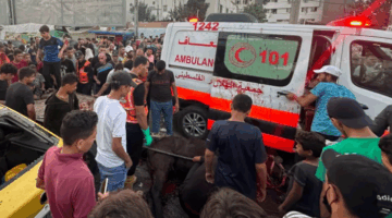 يبكون من هول المنظر.. أطباء قطر يضمدون جراح أهل غزة ويكشفون المآسي في مستشفياتها