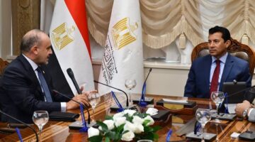 وزير الرياضة يستقبل رئيس الاتحاد الدولي للسلاح