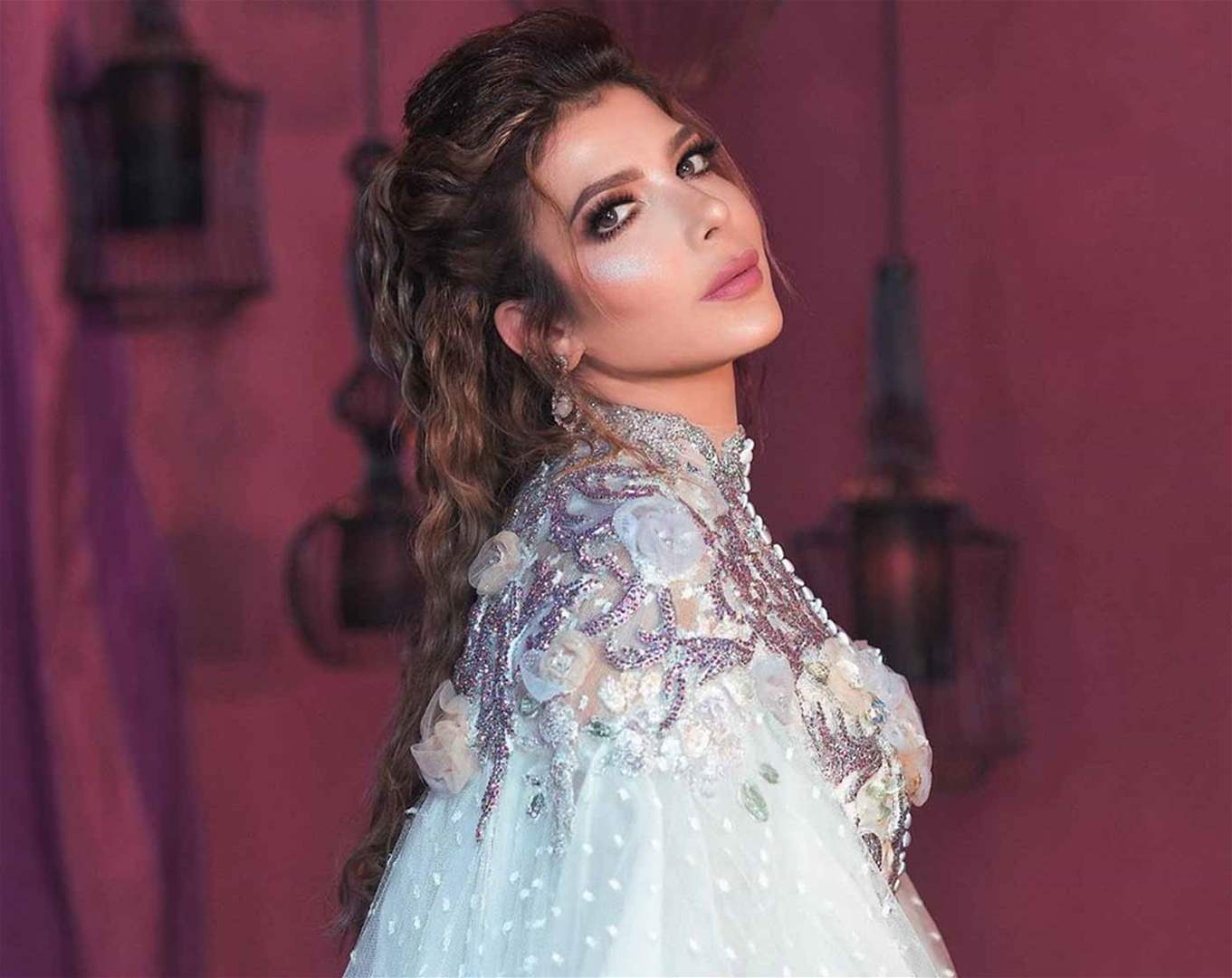 اصالة نصري توجه رسالة للسوريين من المانيا: "الشعب السوري واحد"