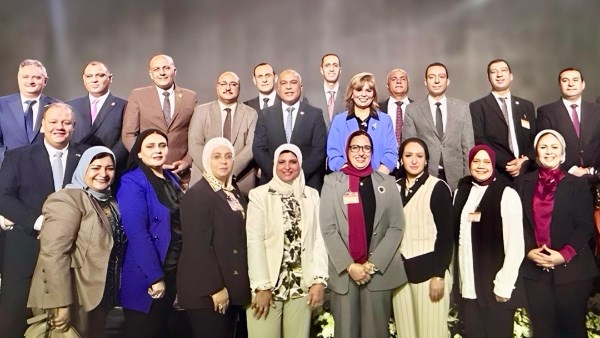نقابة البترول: قرارات الرئيس السيسي توفر حياة كريمة للعمال