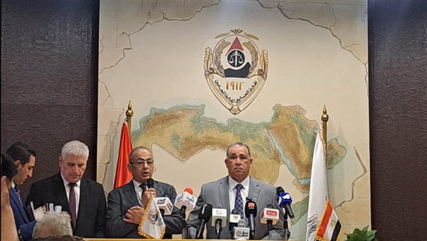 نقيب المحامين: نثق في الرئيس السيسي وحكمته على احتواء أزمة الرسوم القضائية