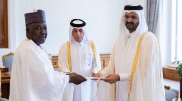 سمو نائب الأمير يتسلم أوراق اعتماد ستة سفراء جدد