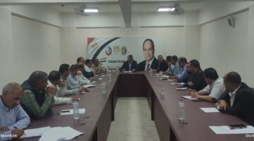 رئيس أبوالمطامير يعقد إجتماعاً مع مديري الإدارات لبحث آليات العمل
