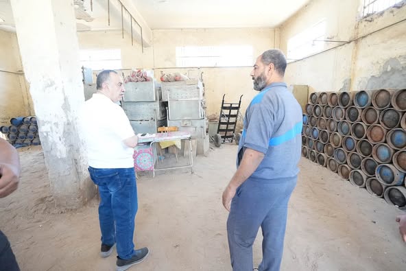محافظ أسيوط يتفقد مستودع أسطوانات البوتاجاز بالجمعية التعاونية الزراعية بأبنوب ويطمئن على توافرها