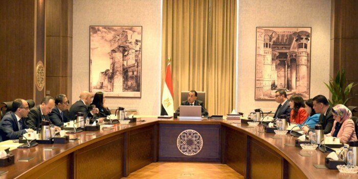 رئيس الوزراء يستعرض مقترحات زيادة عدد فصول ودور الحضانة