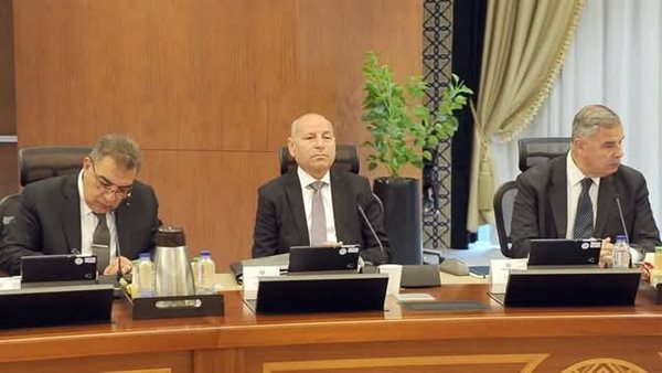 بحضور اللواء طارق مرزوق.. رئيس الوزراء يترأس الاجتماع السابع لمجلس المحافظين