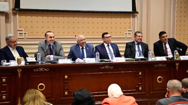 وزير الإسكان: الدولة مش هتسيب حد في الشارع وقد لا يتم تحرير علاقة المالك والمستأجر في حالات