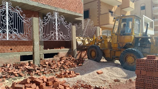 الرقابة الإدارية: القبض على مسئولين لتورطهم في استغلال سلطاتهم الوظيفية لتسهيل ارتكاب مخالفات البناء